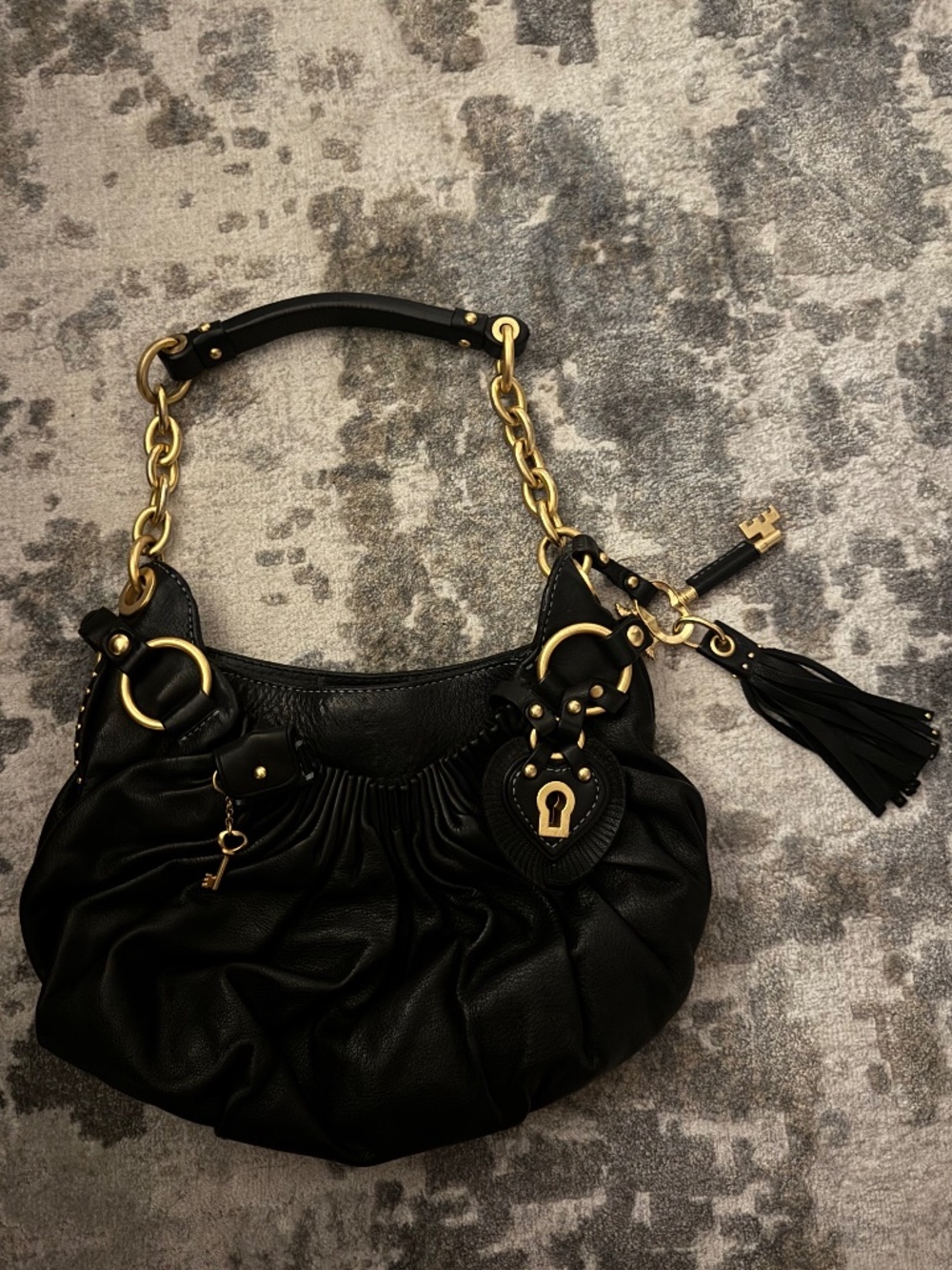 Juicy Couture Y2K Black Leather Shoulder Bag Gold Rings Key Charm - Picture 5 of 6